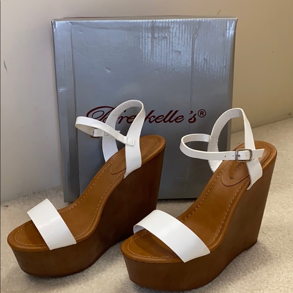 Breckelles Shoes - Breckelle’s from Libby Story White Strappy Wedges